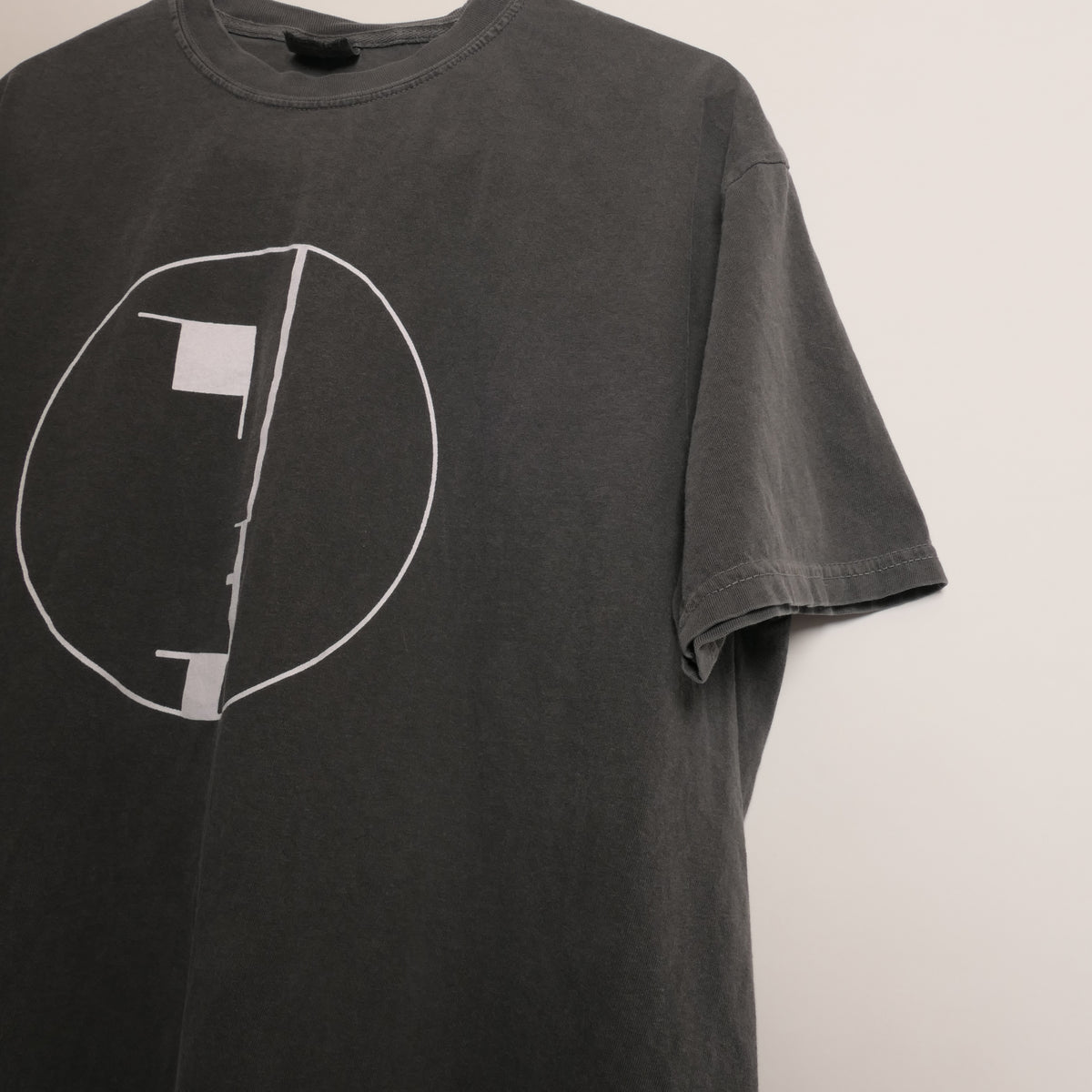 Bauhaus Tee