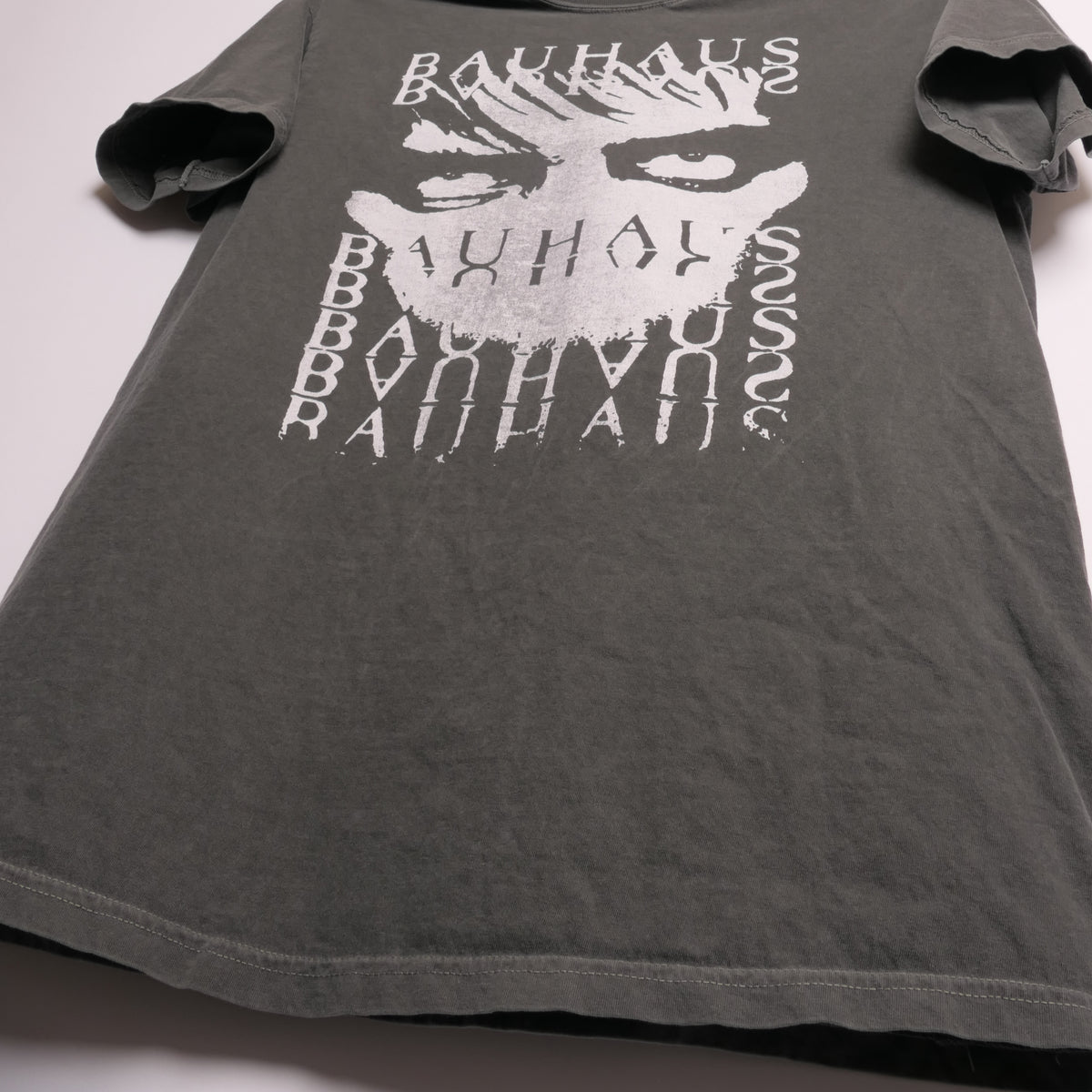 Bauhaus Tee